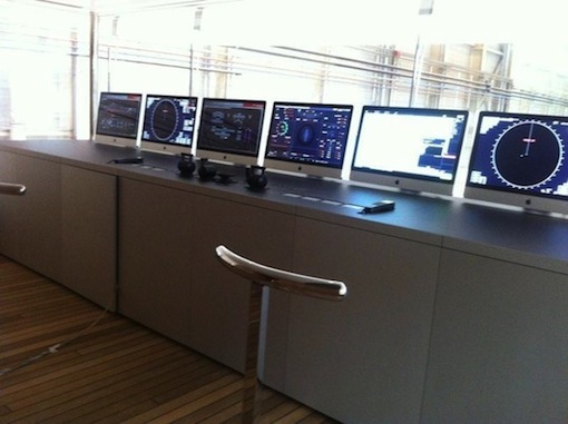 Steve_jobs_yacht_wheelhouse