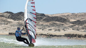 Heidi_smashes_world_windsurfing_record